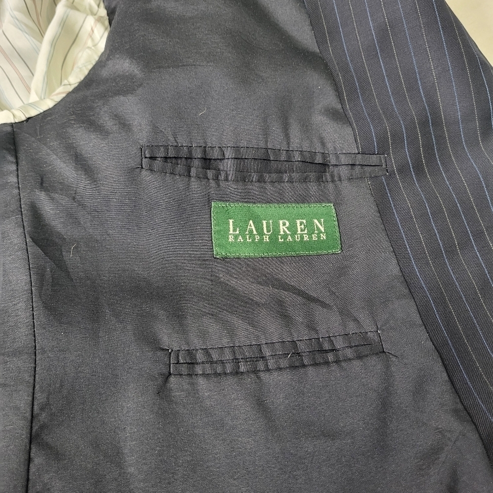 Lauren Ralph Lauren Dark Blue Striped Blazer. 44R - Picture 9 of 11